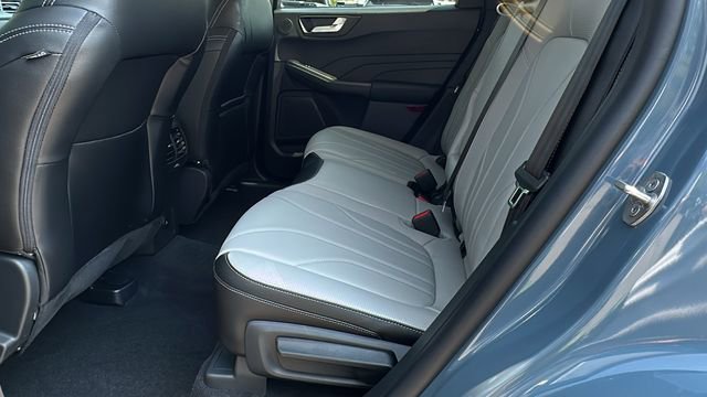 New 2025 Ford Escape SE w/ PHEV Premium Package FWD image 22