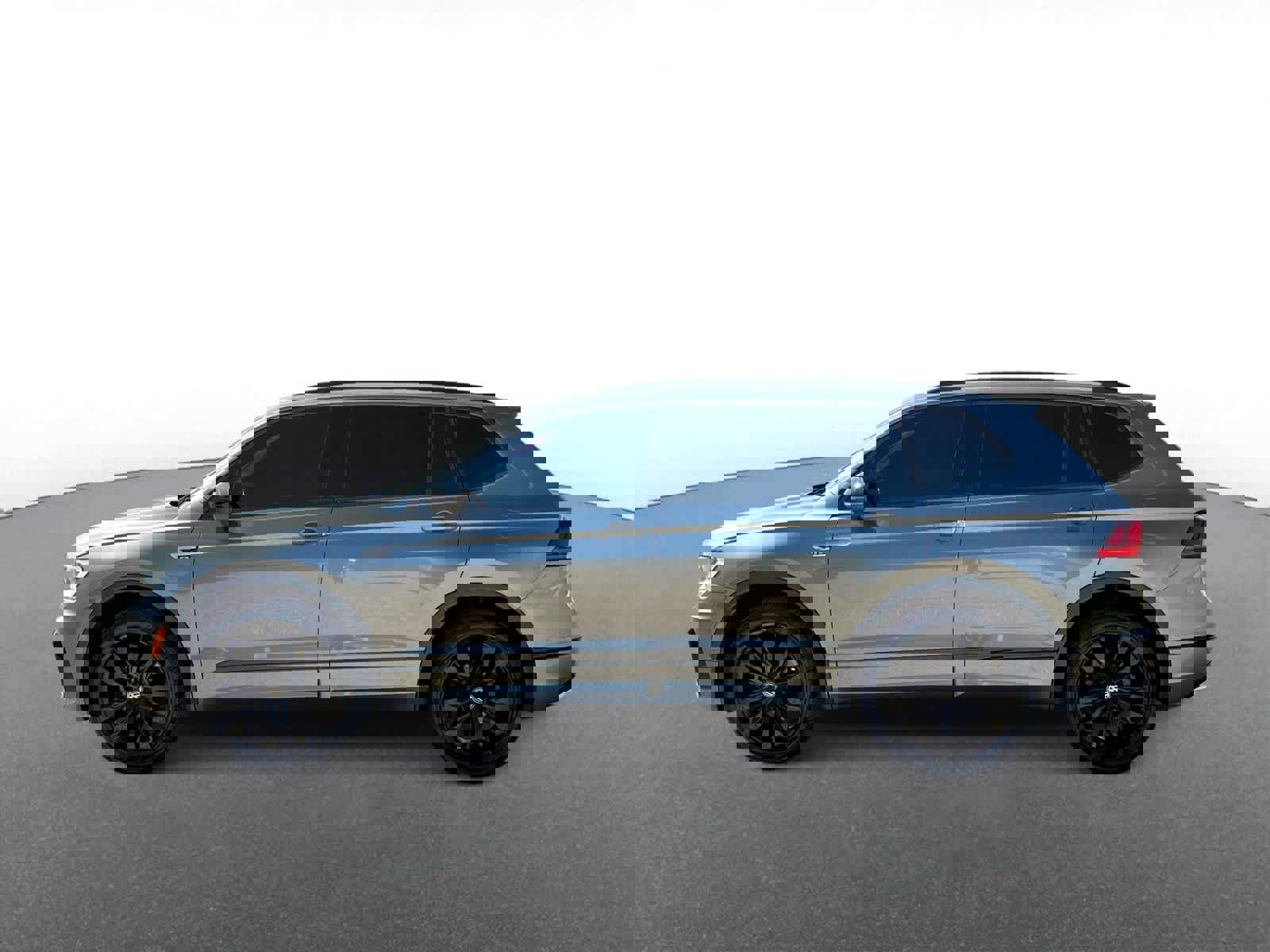 Used 2021 Volkswagen Tiguan SE R-Line w/ 2-Row Tiguan MDO Package image 5