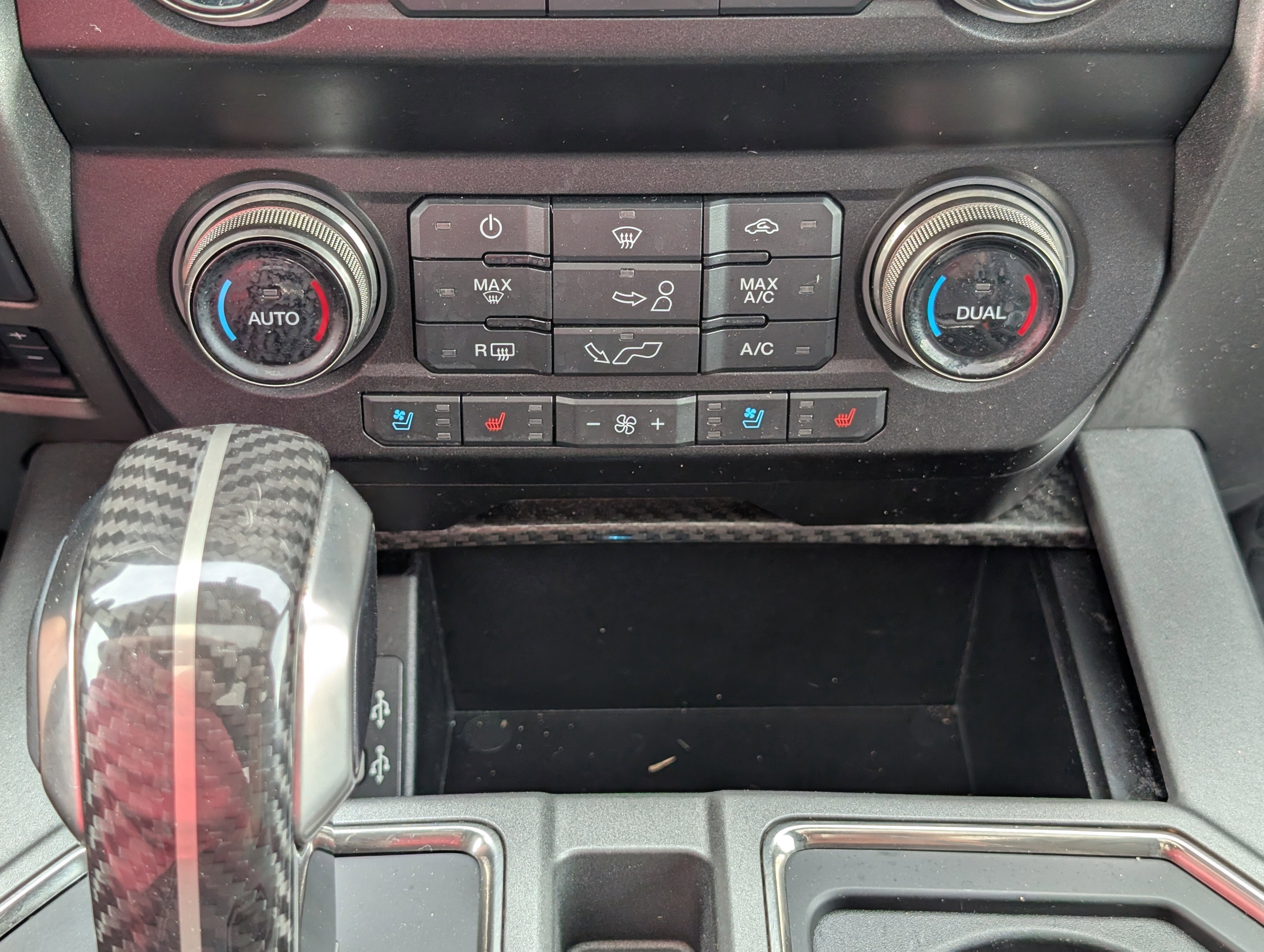 Certified 2019 Ford F150 Raptor w/ Equipment Group 802A Luxury image 26