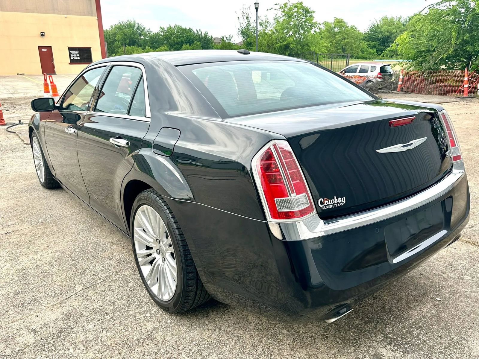 Used 2013 Chrysler 300 C w/ Harman Kardon Audio Group RWD image 4