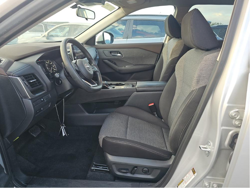 Used 2023 Nissan Rogue SV FWD image 10