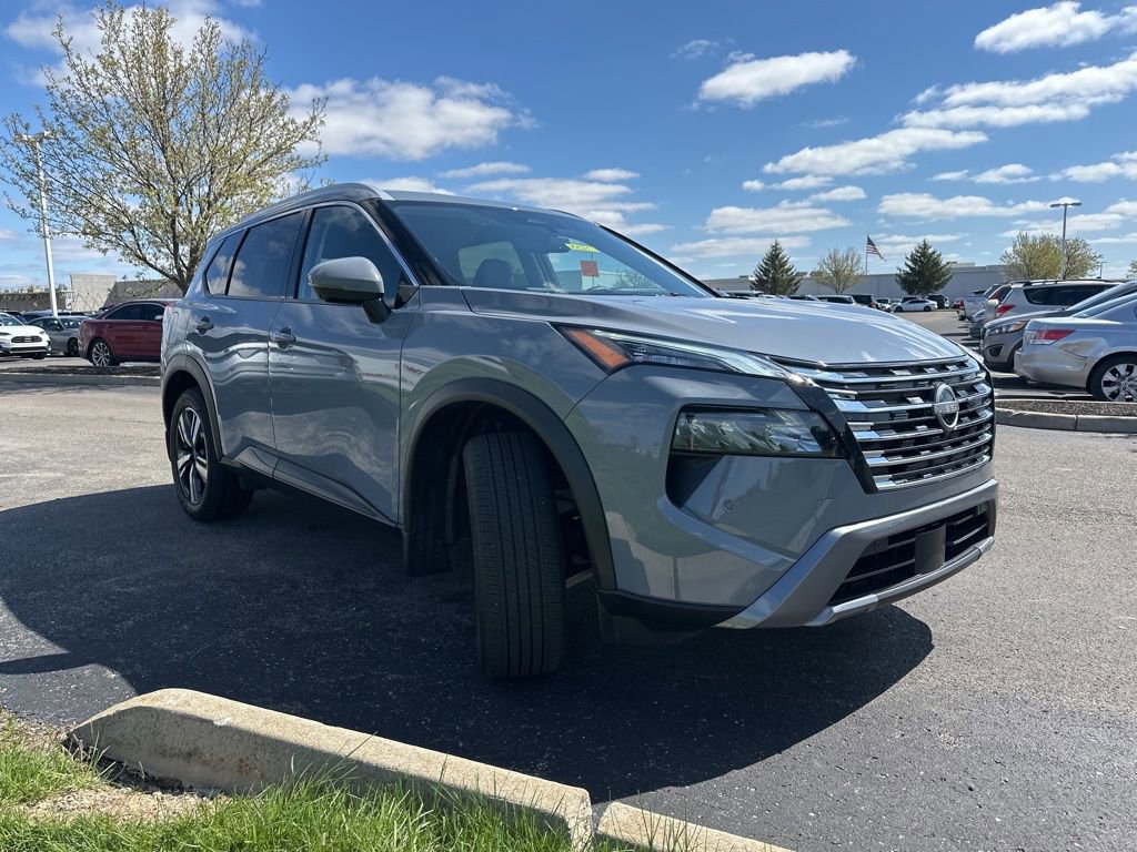 Used 2025 Nissan Rogue SL image 13