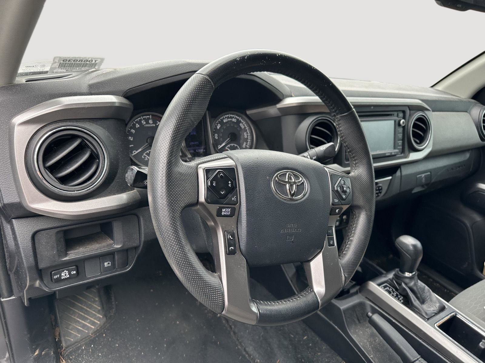 Used 2018 Toyota Tacoma SR5 RWD image 10