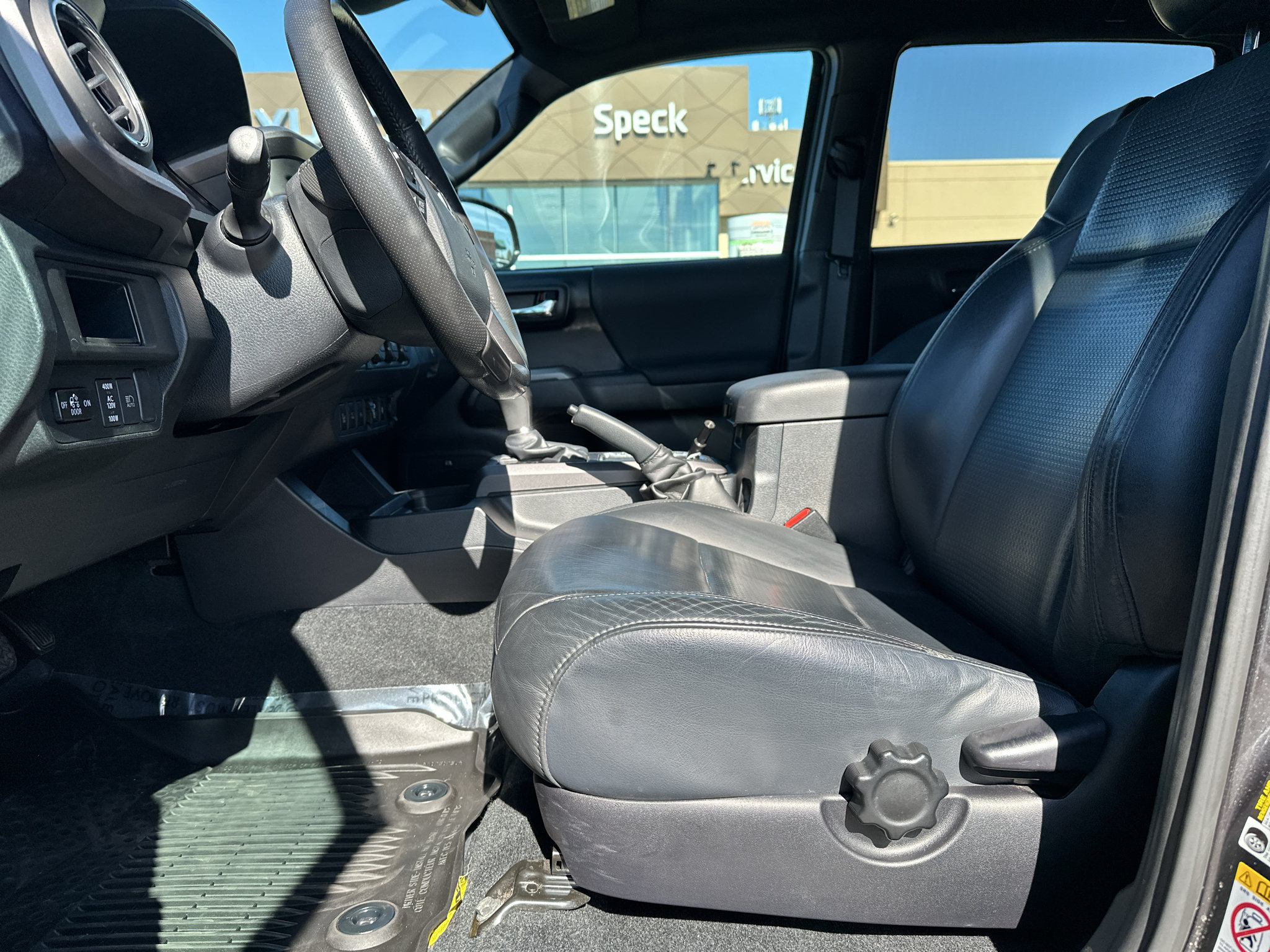 Used 2019 Toyota Tacoma TRD Sport AWD/4WD image 15