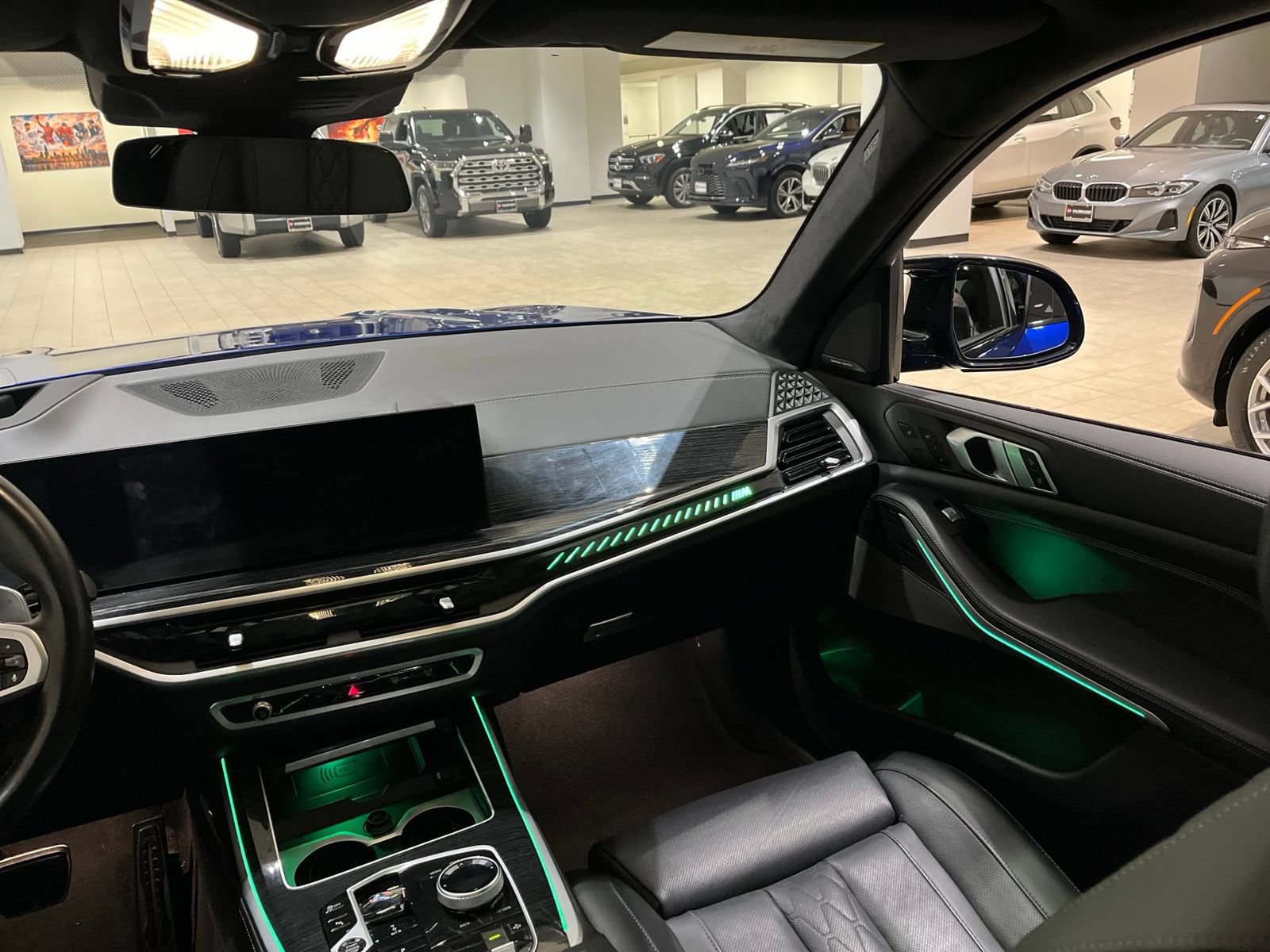 Used 2025 BMW X7 M60i AWD/4WD image 42