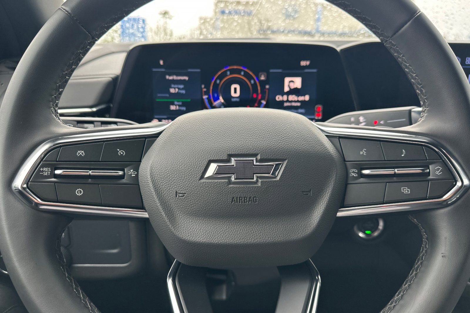 Used 2025 Chevrolet Suburban Z71 AWD/4WD image 23