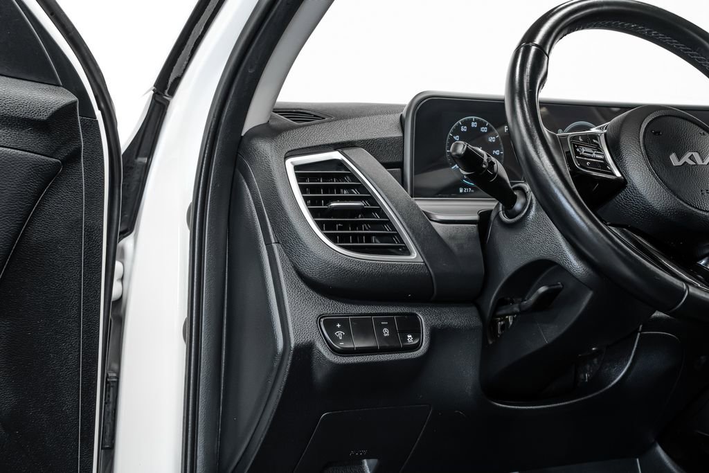 Used 2024 Kia Seltos EX image 13