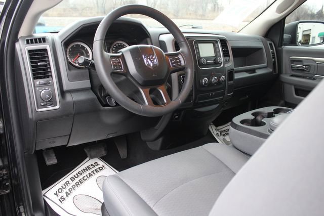 Used 2018 RAM 1500 Express w/ Black Ram 1500 Express Group RWD image 21