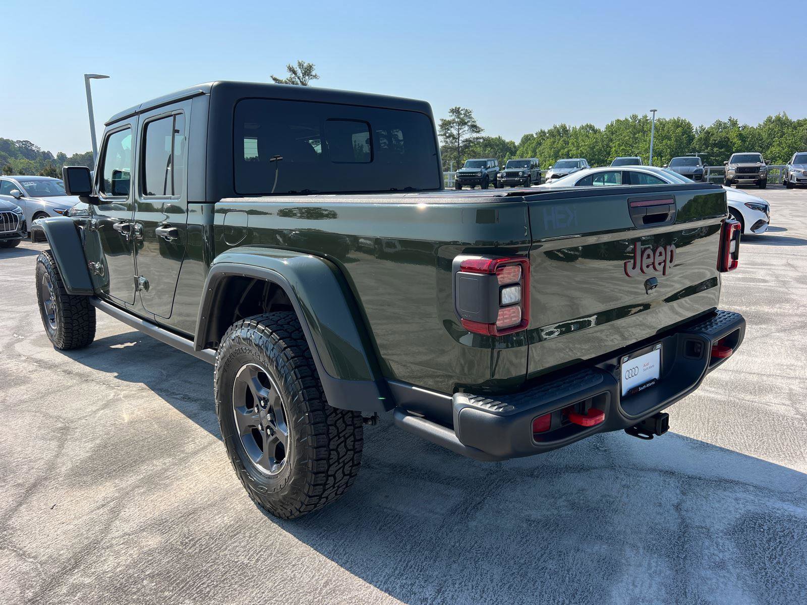 Used 2023 Jeep Gladiator Rubicon w/ LED Lighting Group AWD/4WD image 7