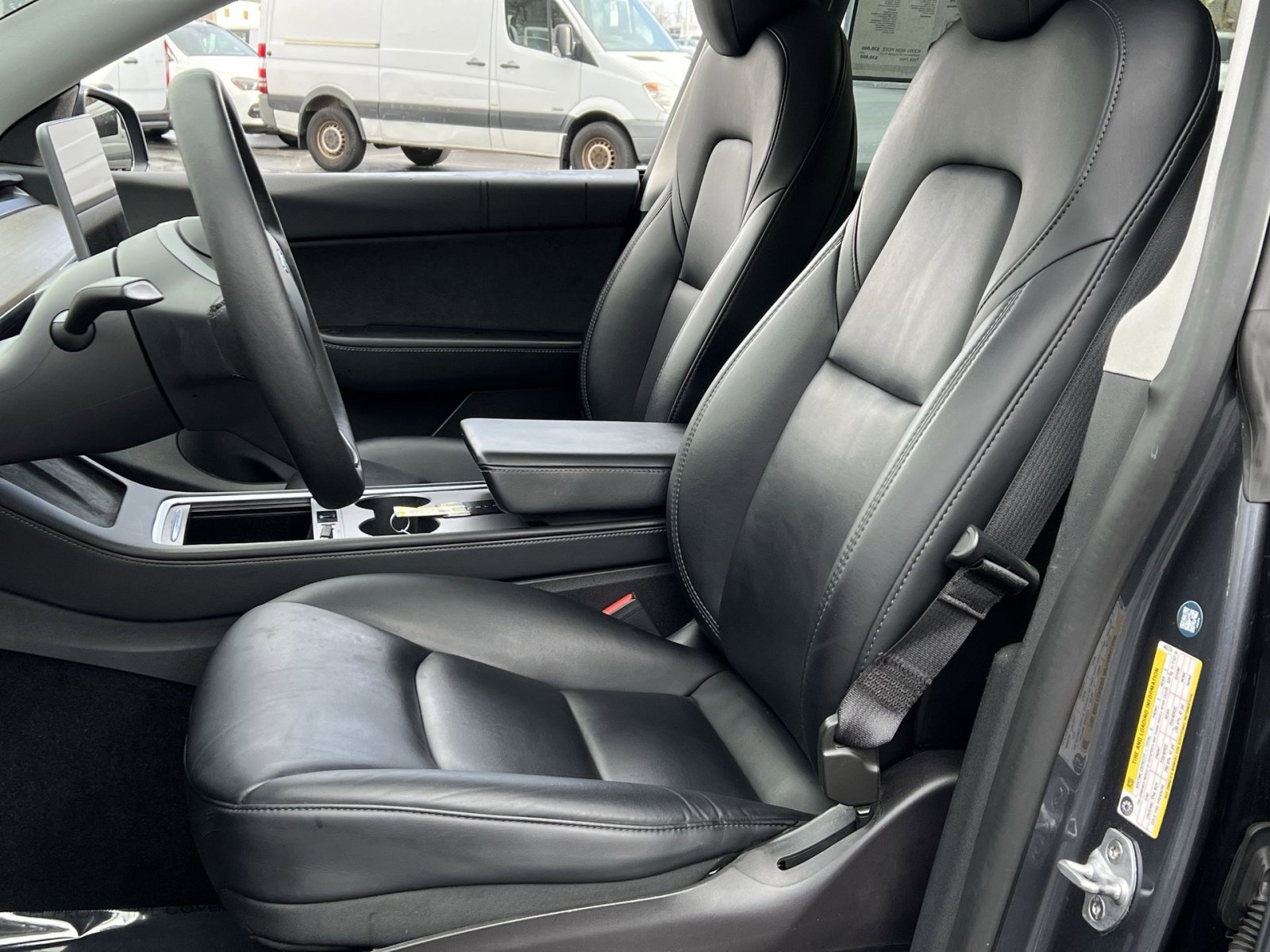 Used 2022 Tesla Model Y Long Range image 11