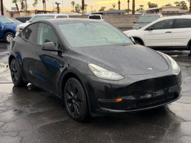 Used 2025 Tesla Model Y Long Range RWD image 1
