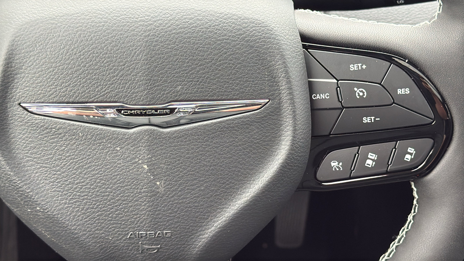 New 2026 Chrysler Pacifica Limited FWD image 22