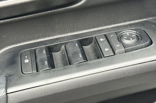 Used 2025 Toyota Tacoma SR5 image 12