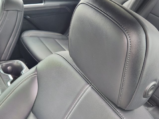 Used 2026 GMC Acadia Elevation w/ Elevation Premium Package FWD image 16