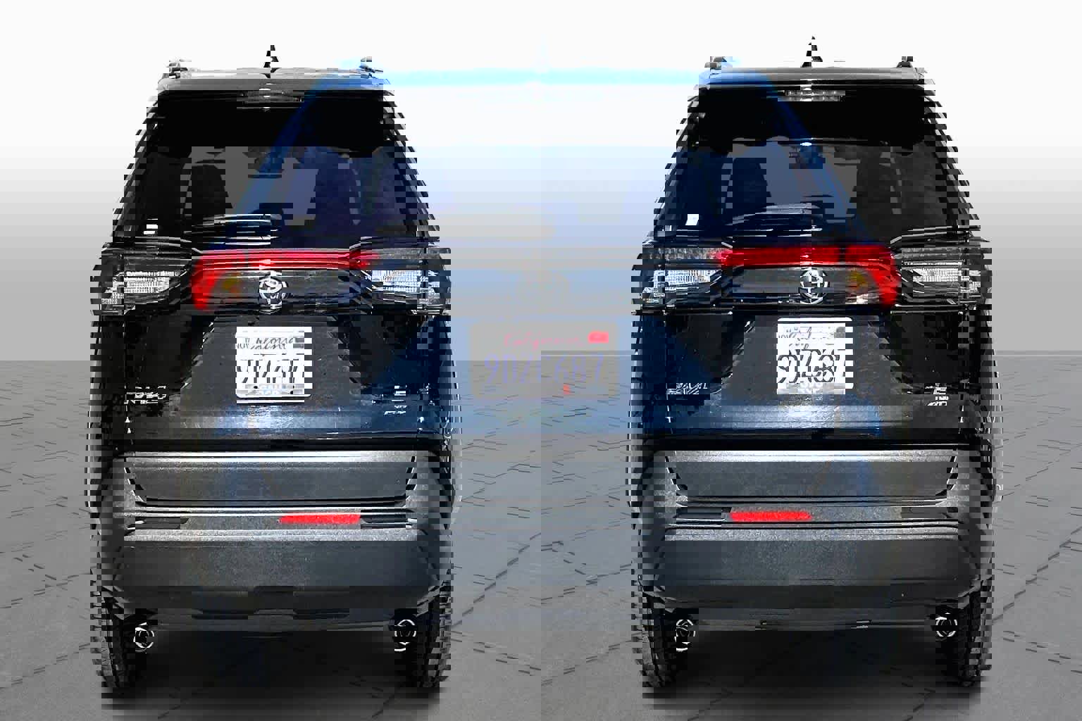 Certified 2021 Toyota RAV4 LE image 4