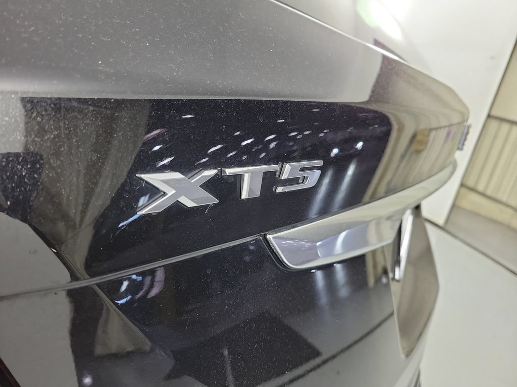 Certified 2024 Cadillac XT5 Premium Luxury w/ Technology Package FWD image 7