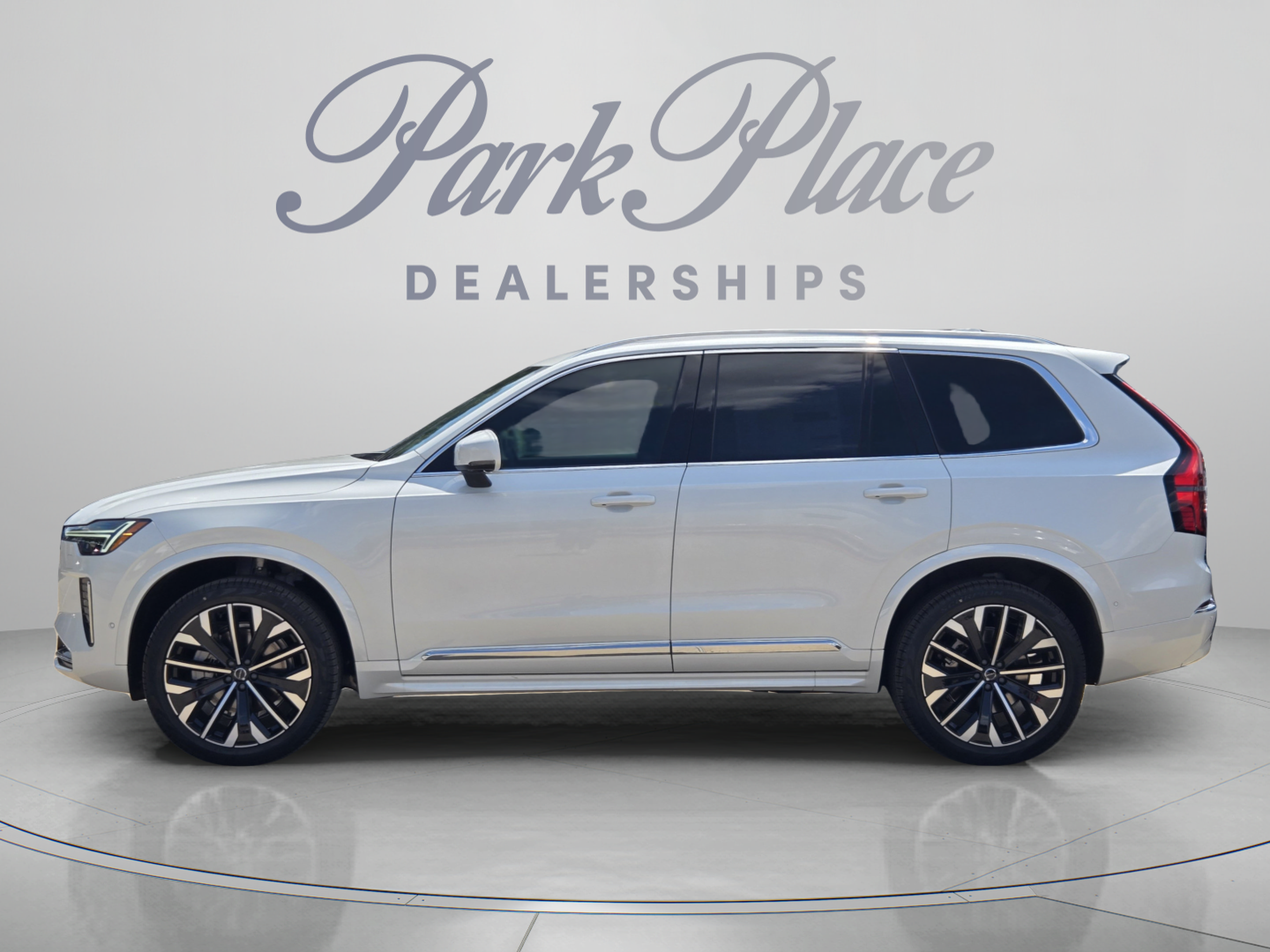 New 2026 Volvo XC90 B5 Plus w/ Protection Package Premier AWD/4WD image 2