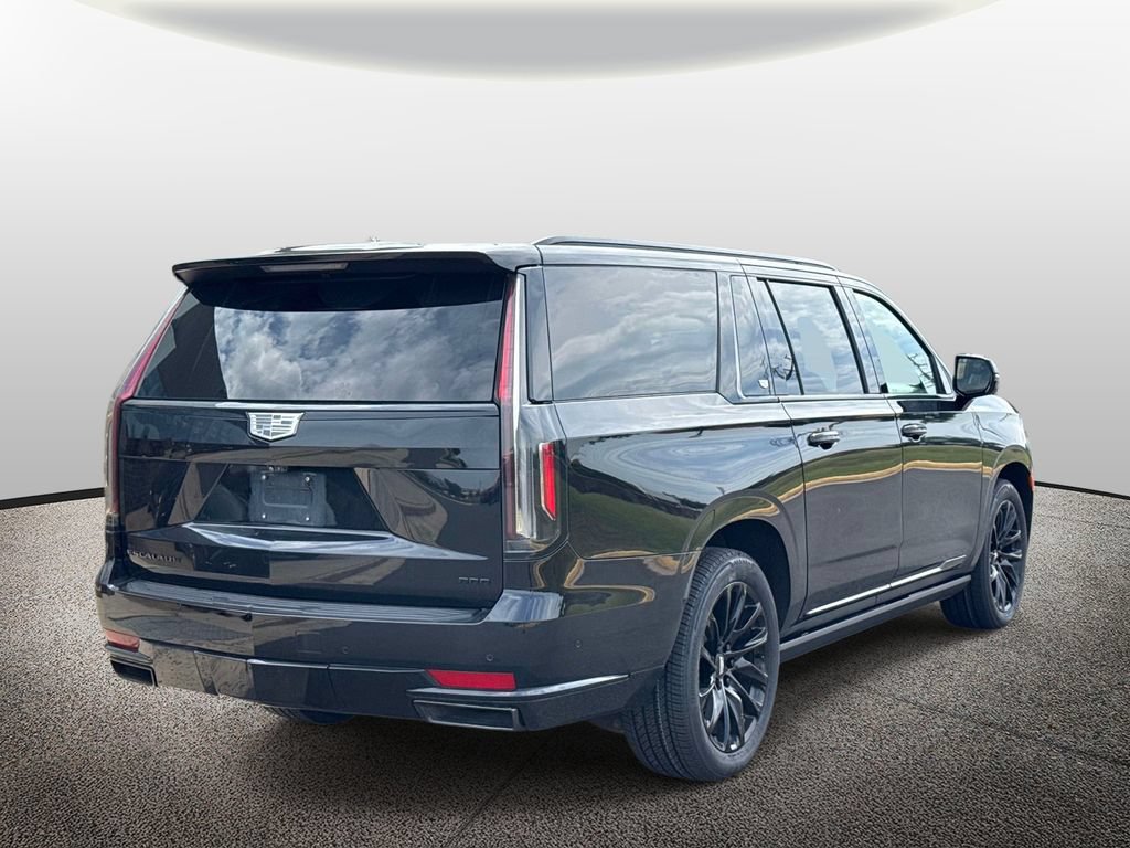 Used 2021 Cadillac Escalade ESV Sport Platinum w/ LPO, ONYX Package AWD/4WD image 2