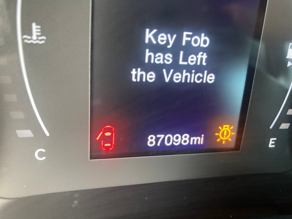 Used 2017 Jeep Renegade Sport w/ Power & Air Group FWD image 20