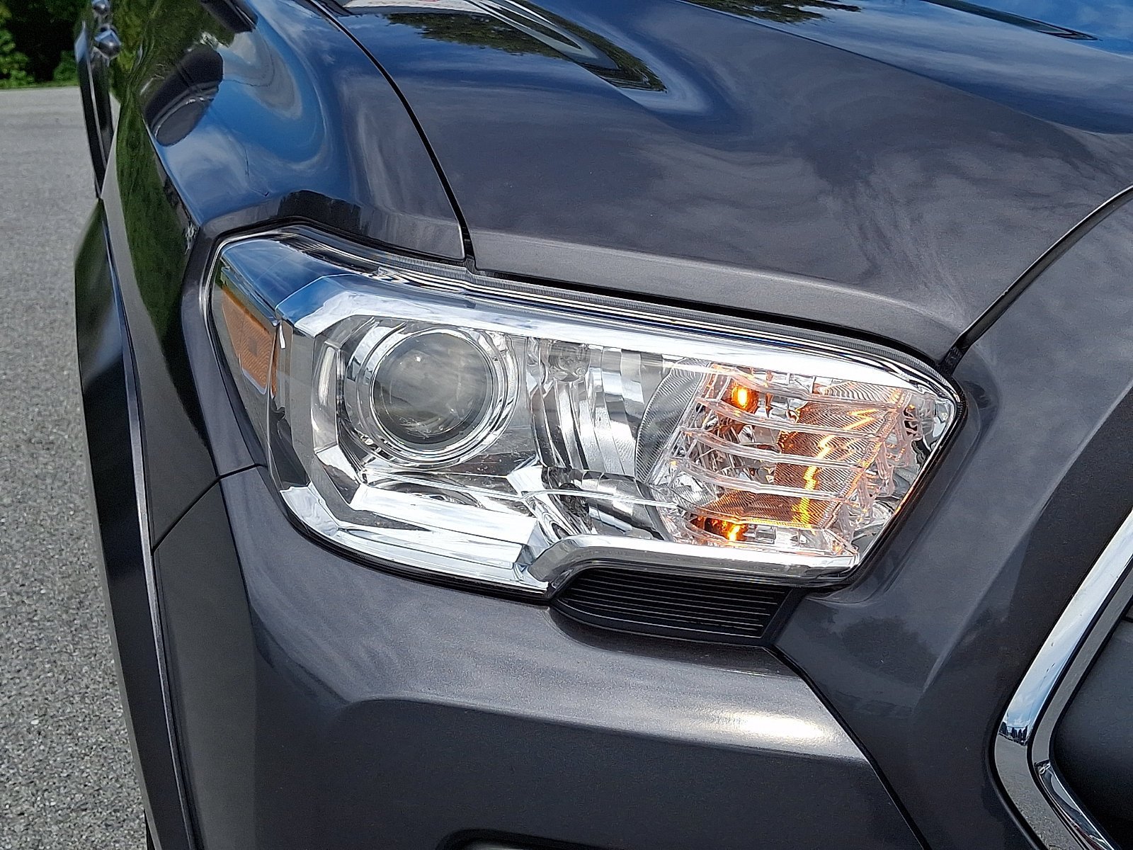 Certified 2023 Toyota Tacoma SR5 w/ Technology Package AWD/4WD image 10