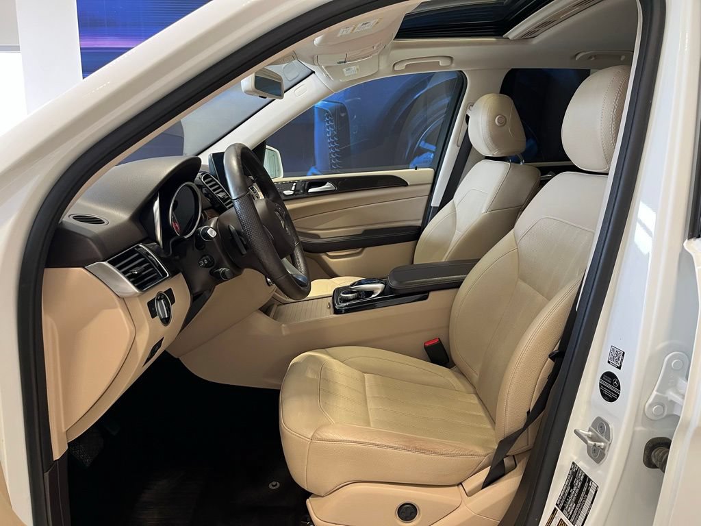 Used 2017 Mercedes-Benz GLE 350 4MATIC image 2