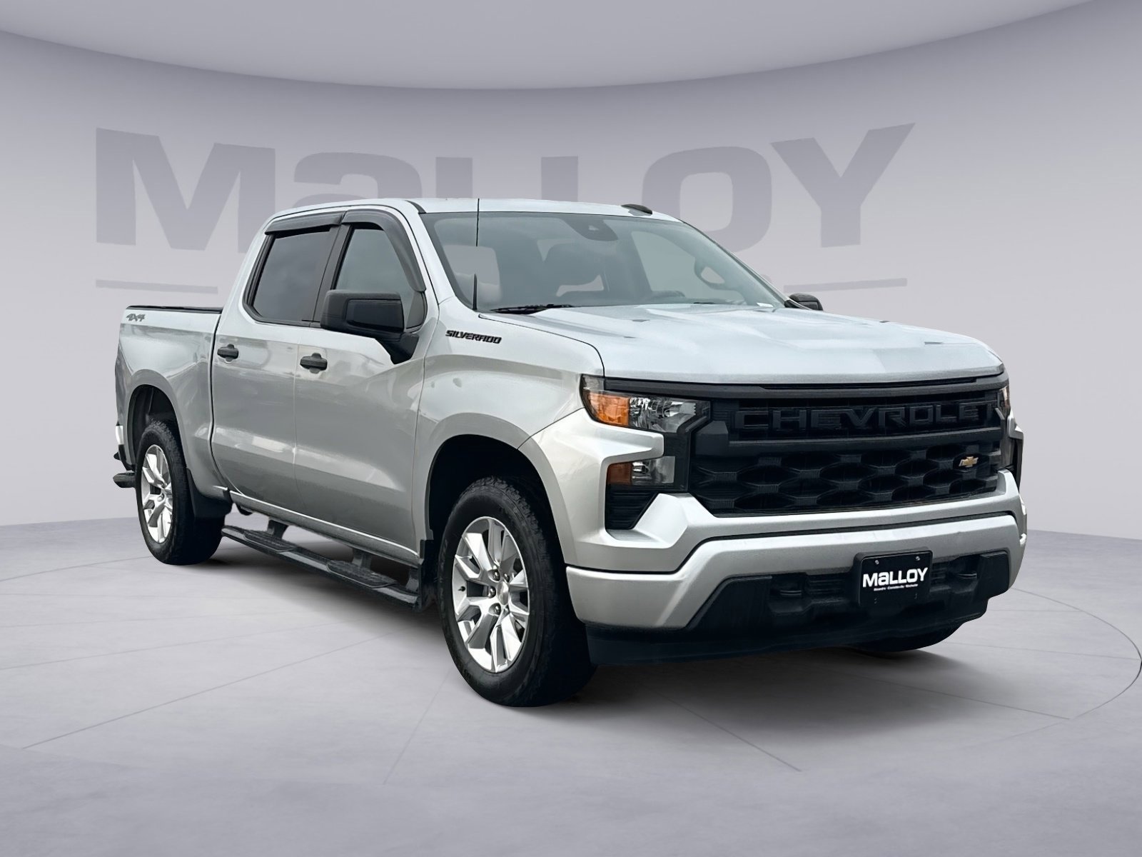 Used 2022 Chevrolet Silverado 1500 Custom image 1