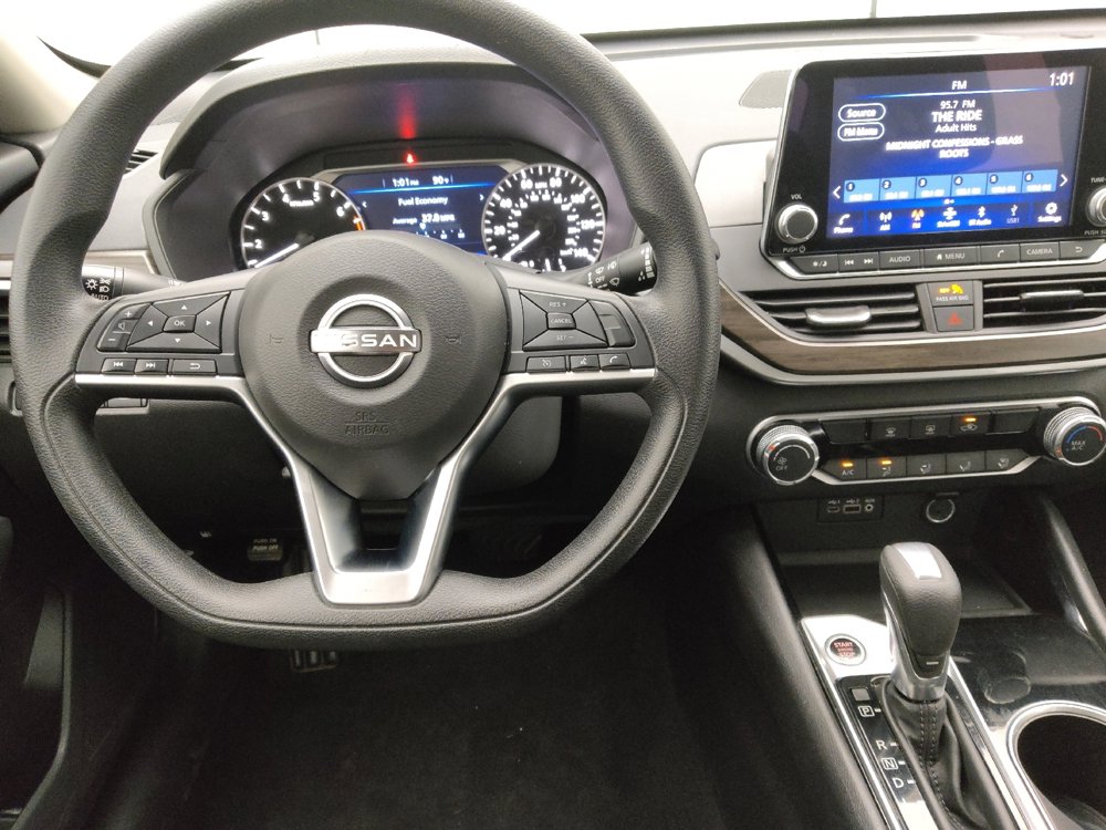 Used 2024 Nissan Altima 2.5 SV image 22