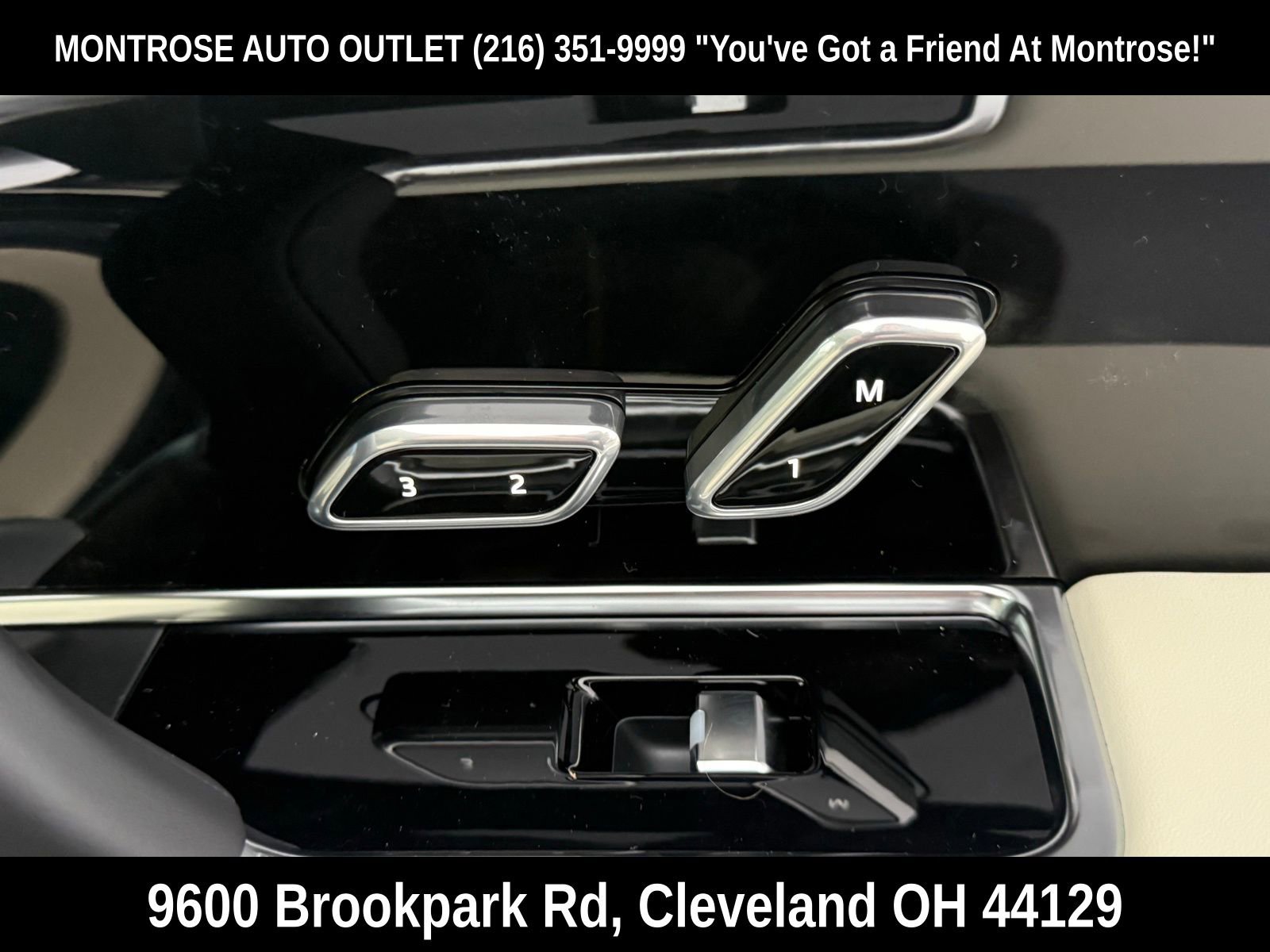 New 2026 Land Rover Range Rover SE image 19