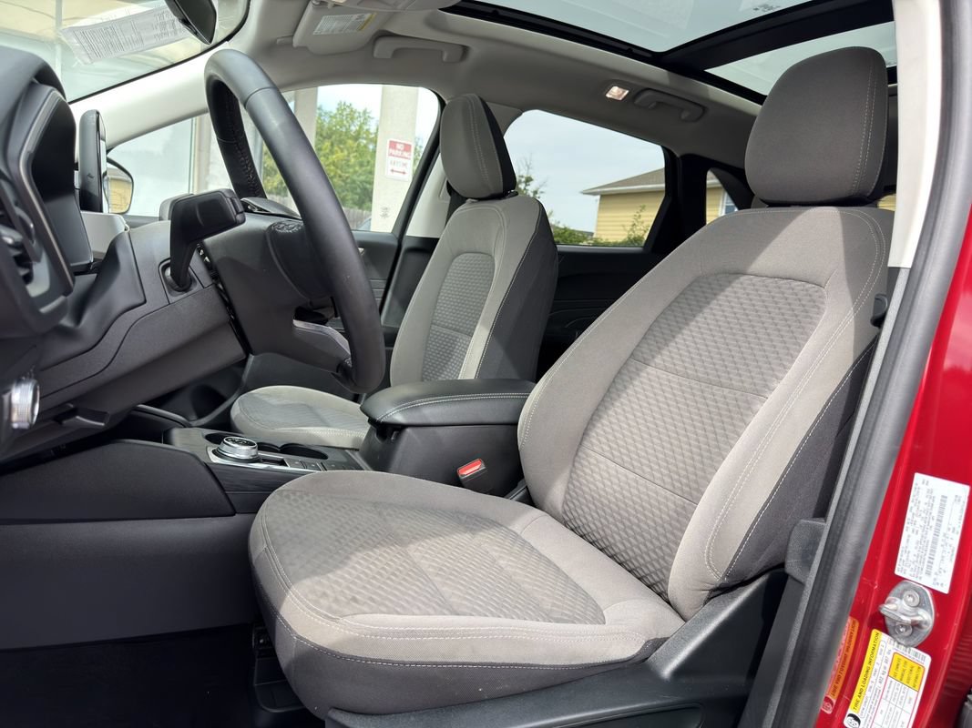 Used 2022 Ford Escape SE w/ SE Sport Appearance Package AWD/4WD image 16