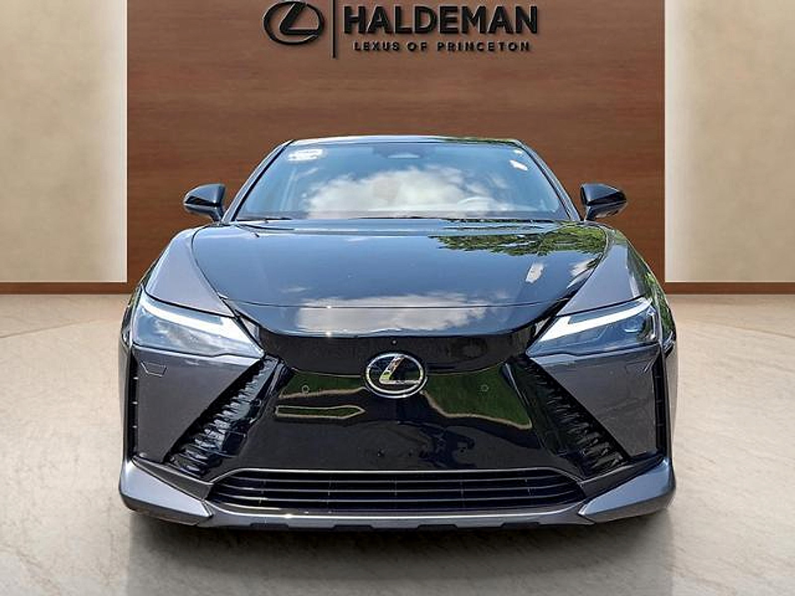Certified 2023 Lexus RZ 450e Premium w/ Accessory Package (2T) AWD/4WD image 2
