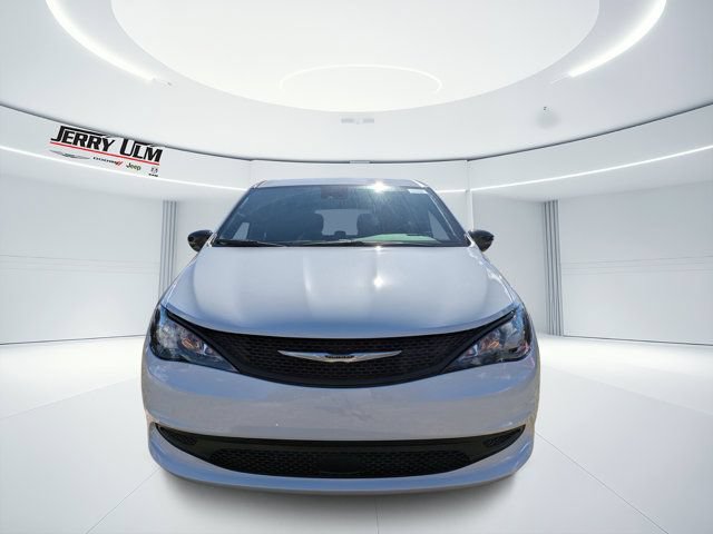 New 2026 Chrysler Voyager LX FWD image 7