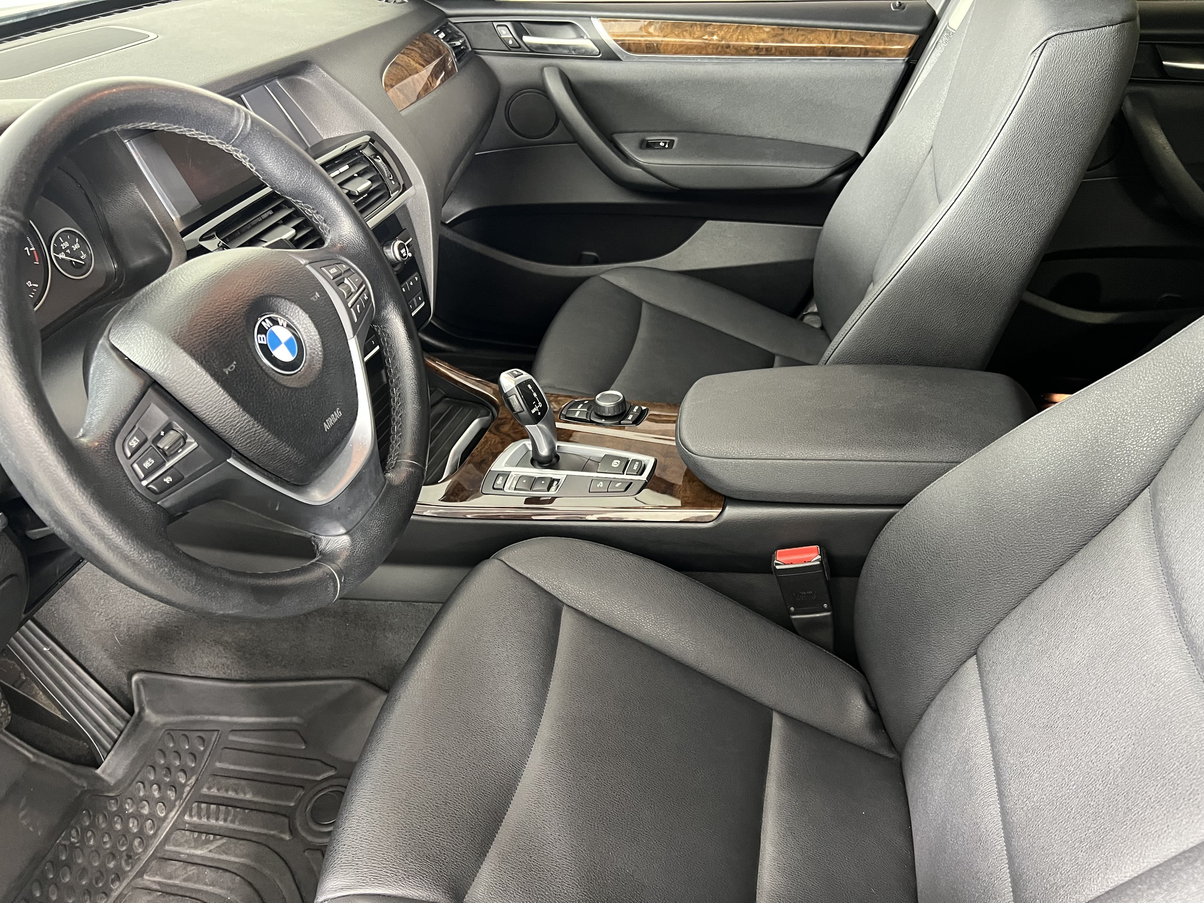 Used 2016 BMW X3 xDrive28i AWD/4WD image 4