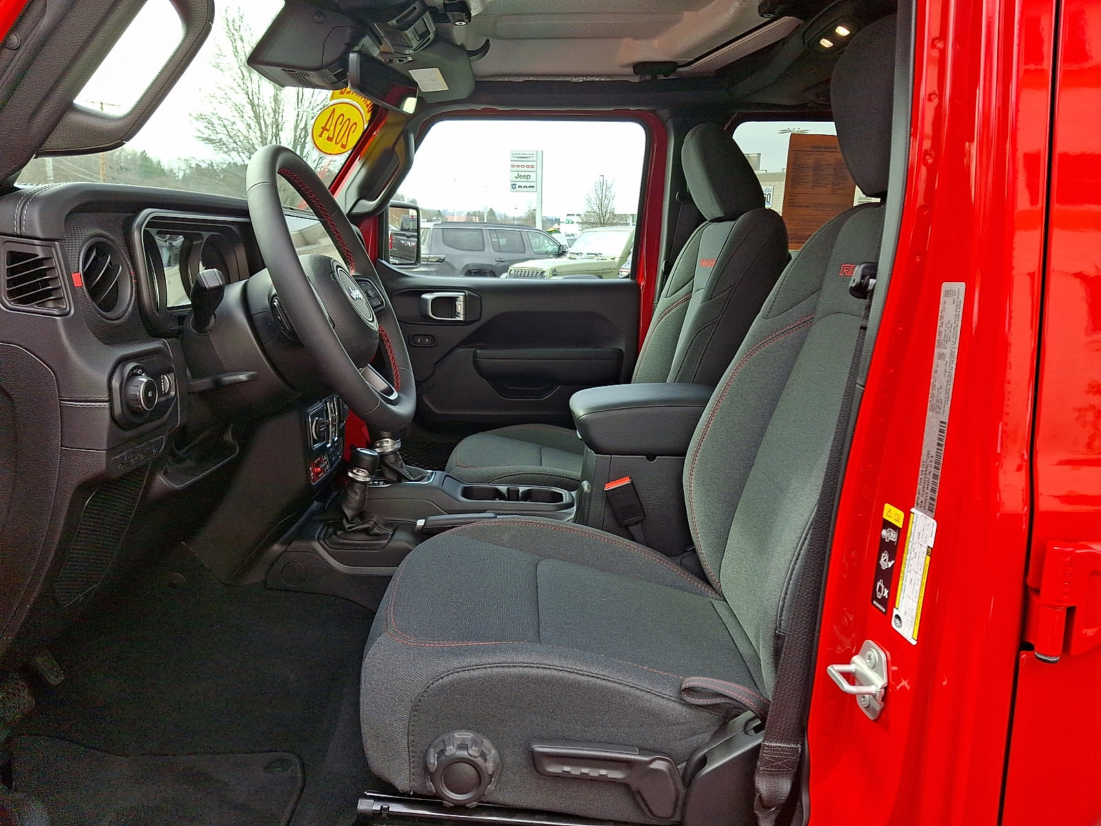 Used 2024 Jeep Wrangler Unlimited Rubicon w/ XTREMEE 35" Tire Package image 13