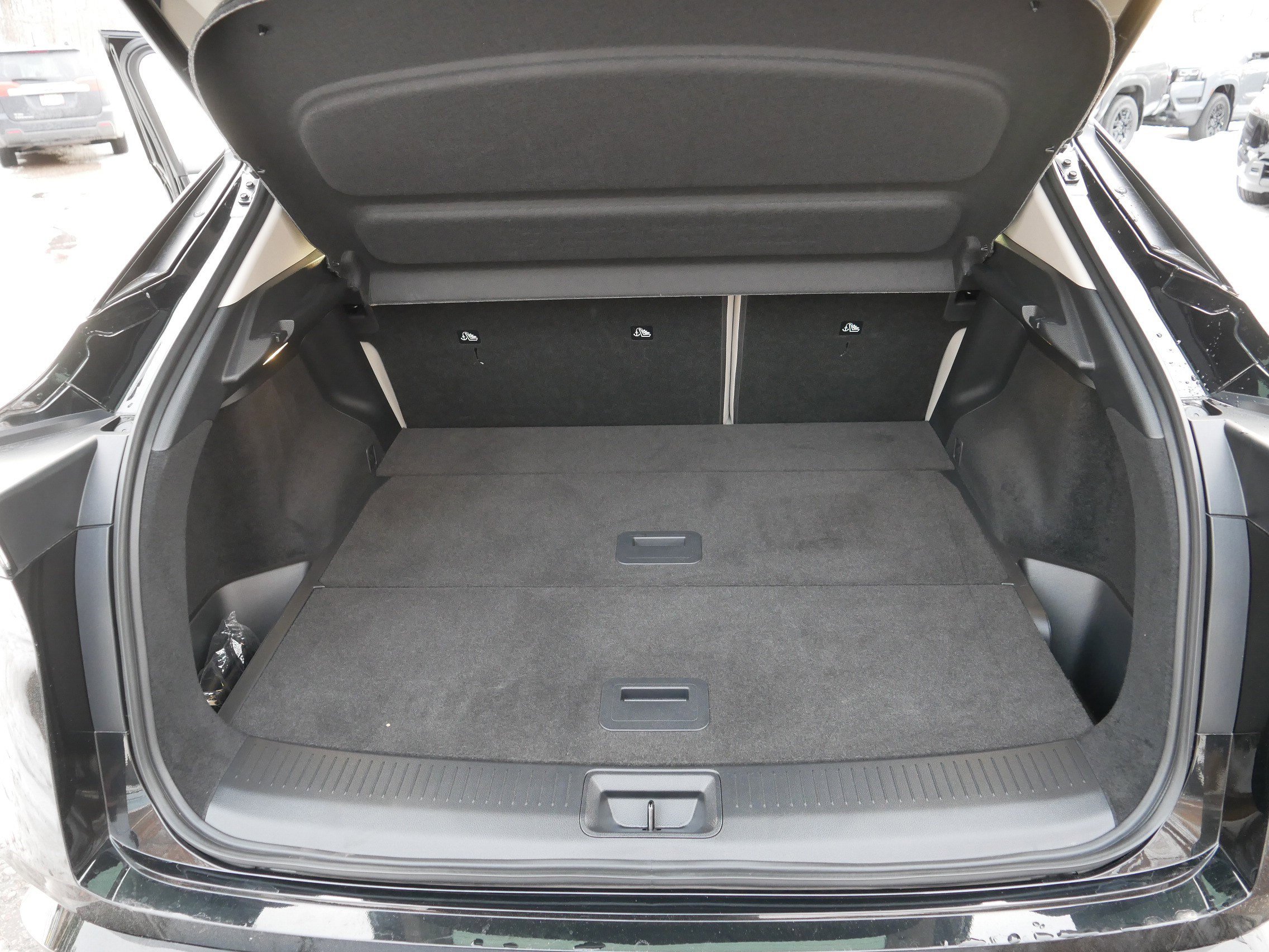 Certified 2023 Nissan Ariya AWD image 18