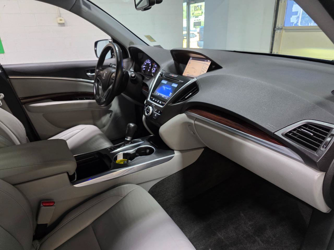 Used 2014 Acura MDX w/ Technology Package AWD/4WD image 29