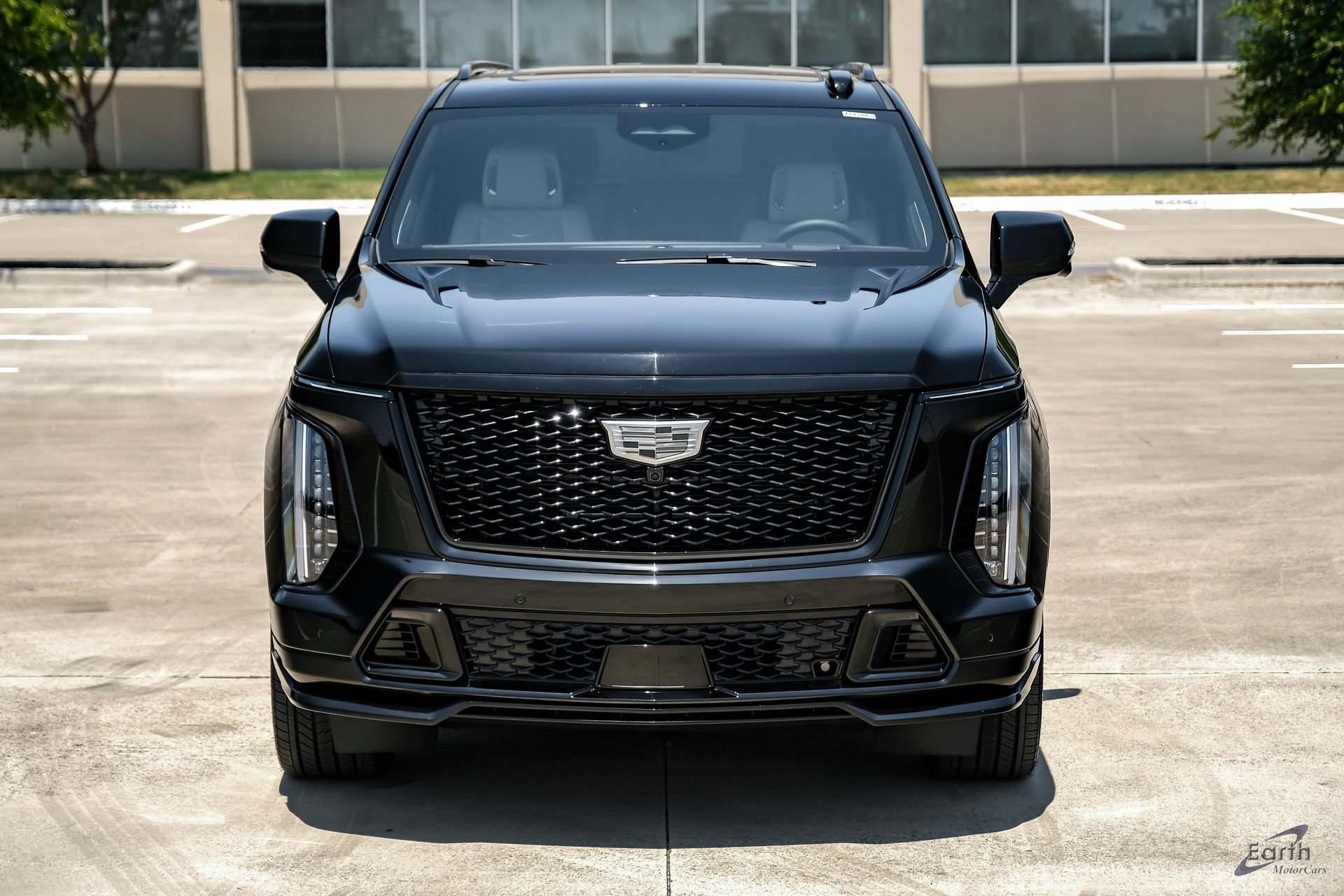 Used 2026 Cadillac Escalade ESV V w/ LPO, ONYX Package AWD/4WD image 30
