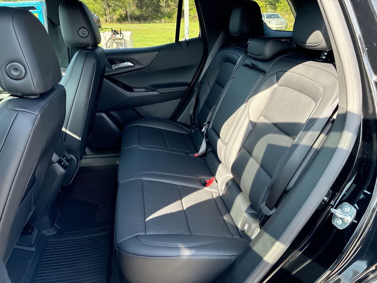 New 2027 Chevrolet Equinox LT w/ Convenience Package II FWD image 24