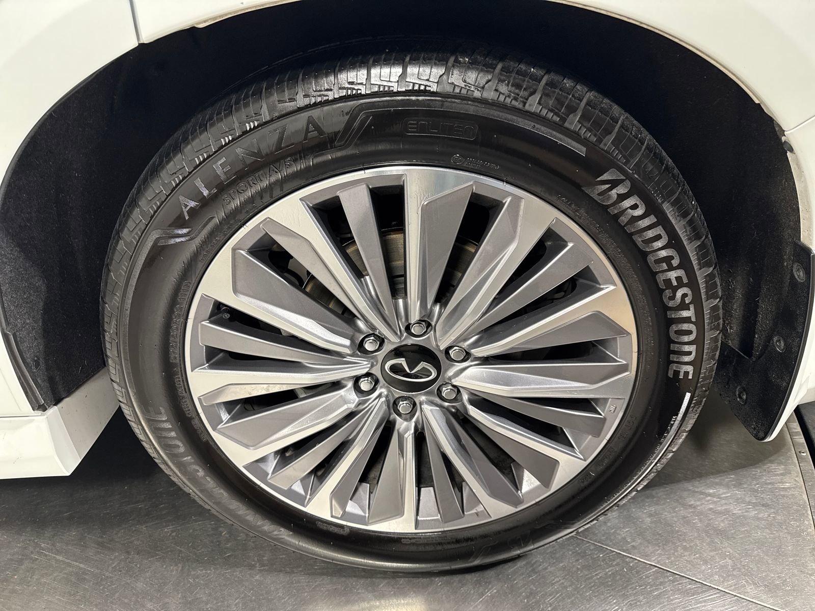 Used 2025 INFINITI QX80 Luxe AWD/4WD image 12