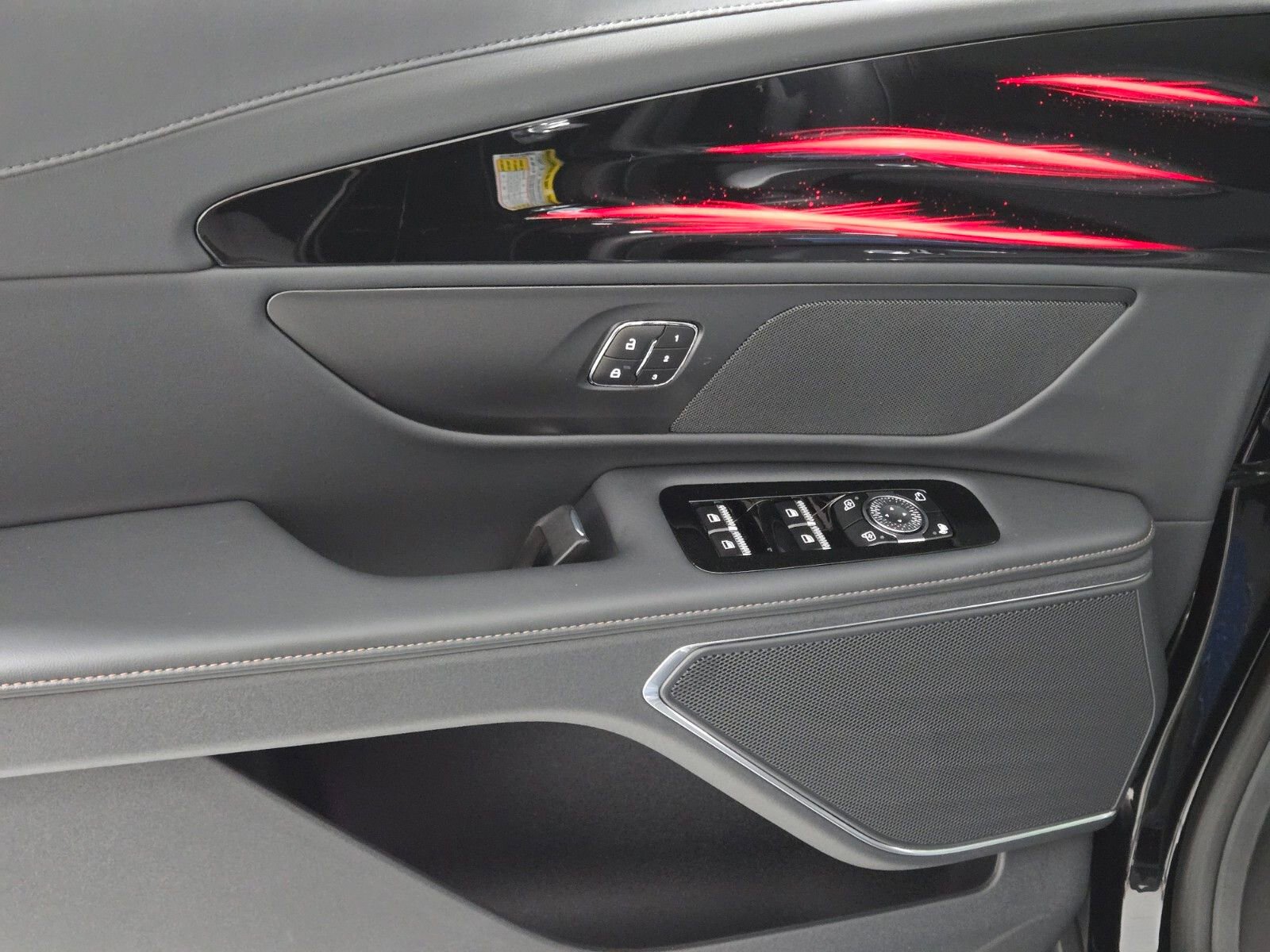 New 2026 Lincoln Nautilus Premier image 21