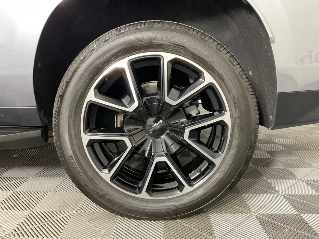 Used 2021 Chevrolet Suburban RST RWD image 10