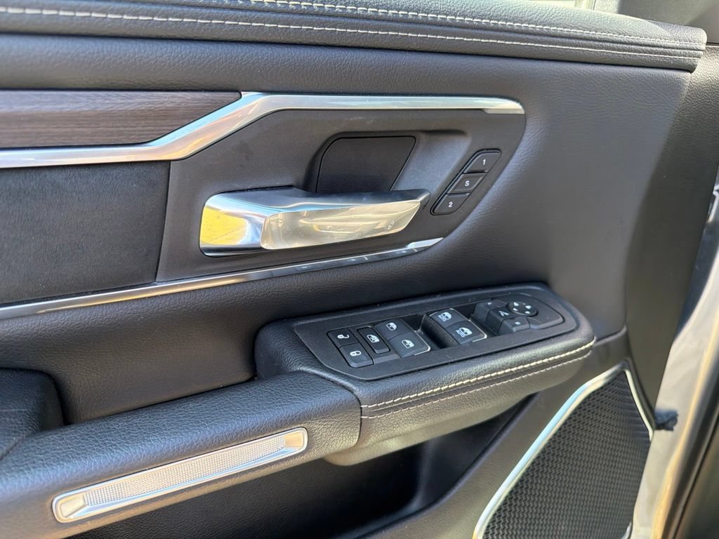 Used 2025 RAM 1500 Laramie w/ Sport Appearance Package AWD/4WD image 17
