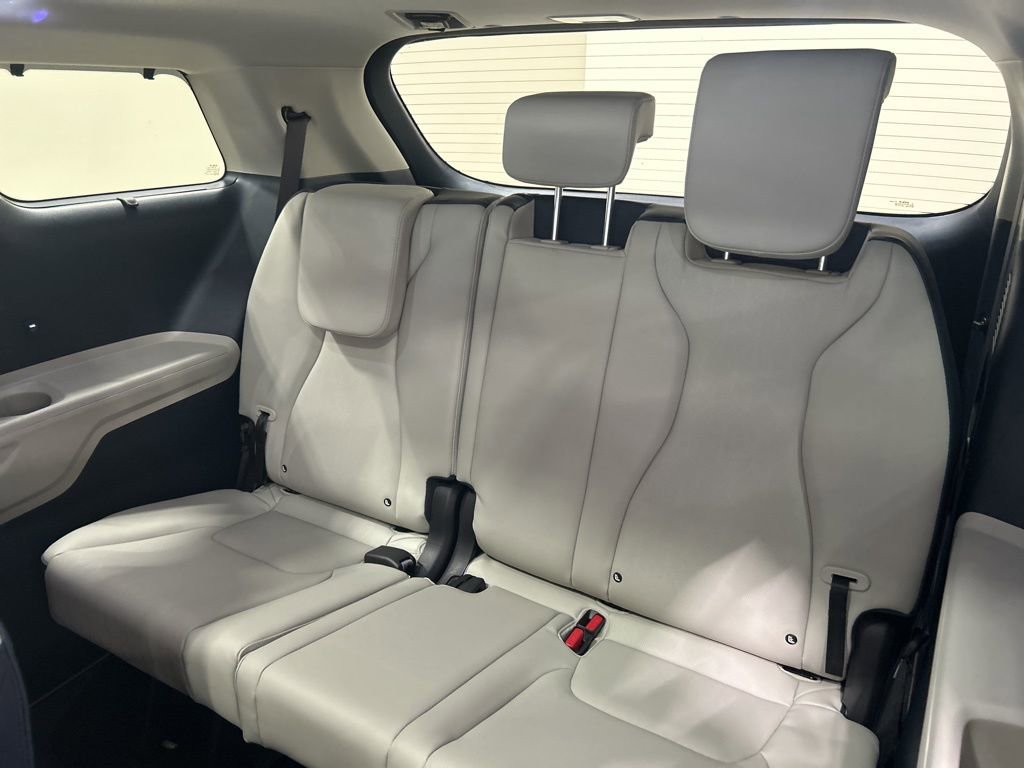 New 2026 Kia Carnival SX w/ SX Dark Edition Package image 33
