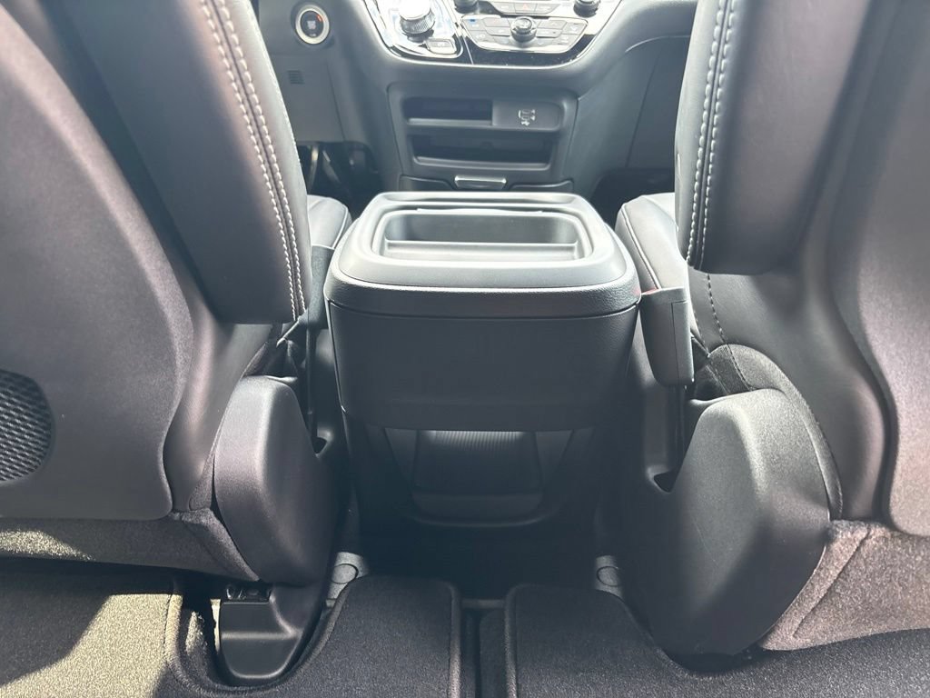 New 2027 Chrysler Pacifica Select FWD image 23