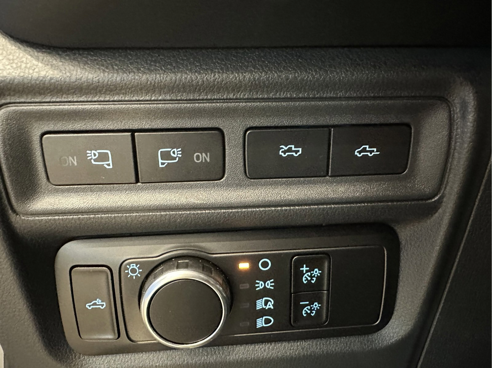 New 2023 Ford F150 Lightning Platinum AWD/4WD image 30