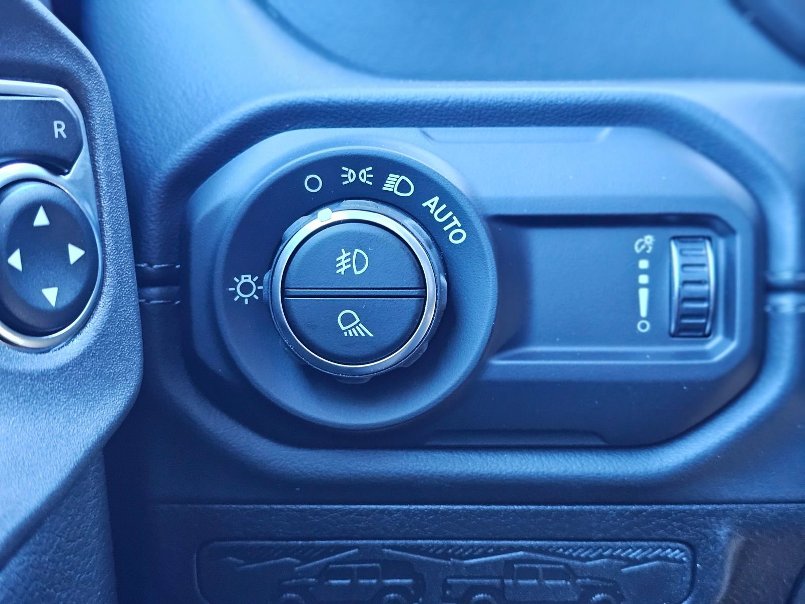 New 2026 Jeep Gladiator Sahara AWD/4WD image 19