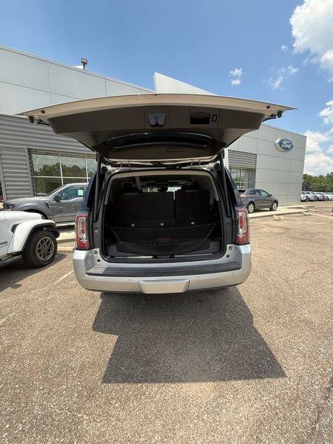 Used 2017 GMC Yukon SLT w/ Open Road Package RWD image 5