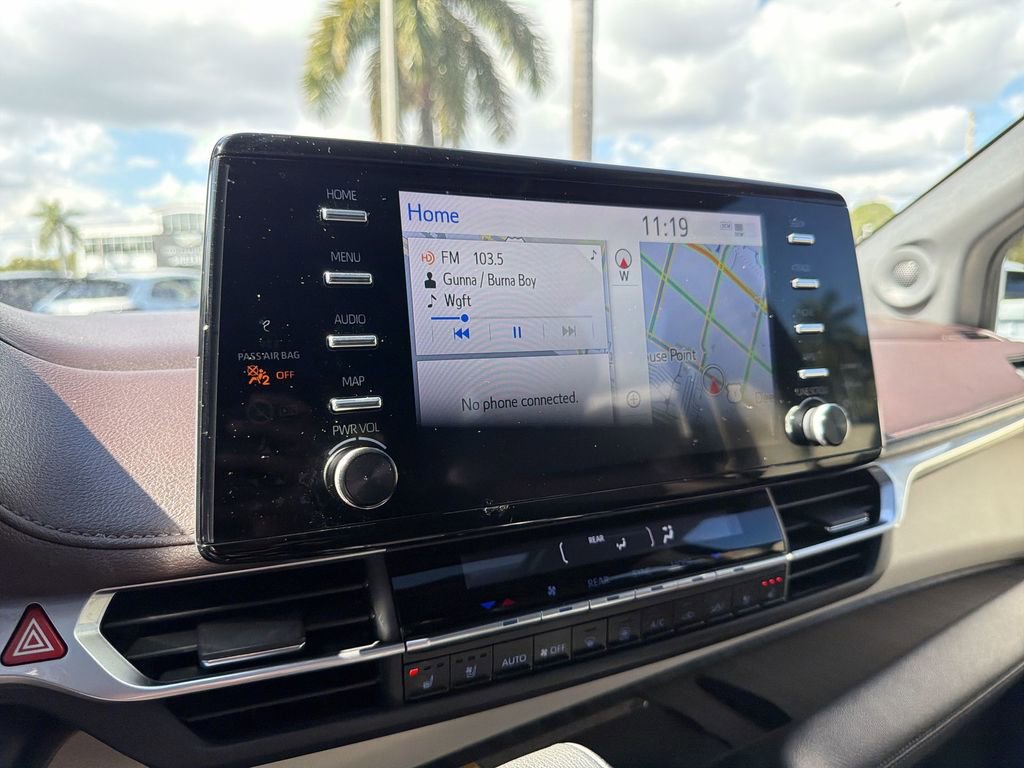 Used 2024 Toyota Sienna Platinum image 22