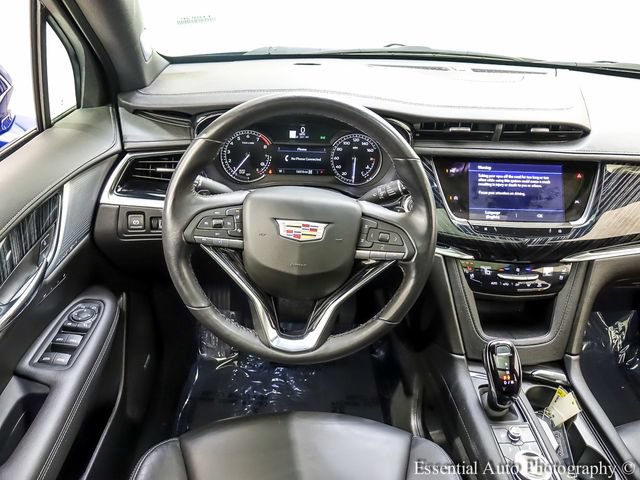Certified 2025 Cadillac XT6 Premium Luxury AWD/4WD image 2