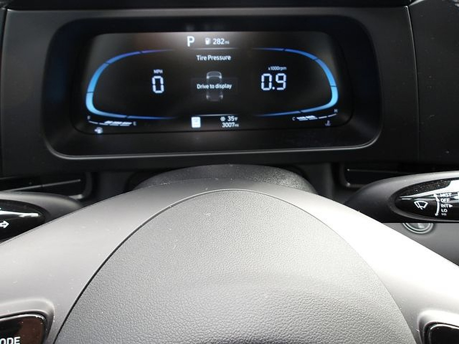 Used 2025 Hyundai Elantra Sport FWD image 17