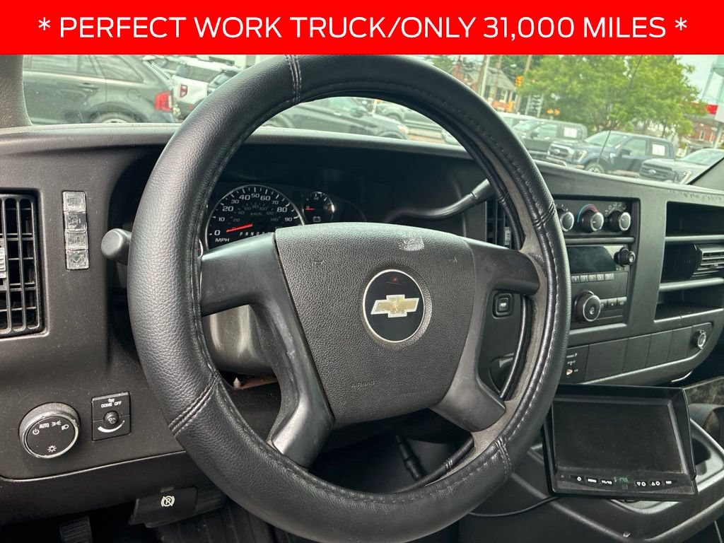 Used 2009 Chevrolet Express 3500 RWD image 10